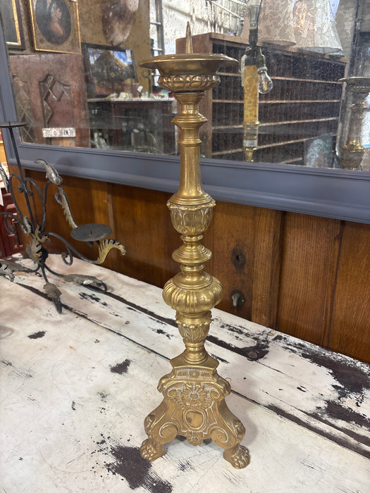TALL SHINY BRASS PRICKET WITH FLOWER