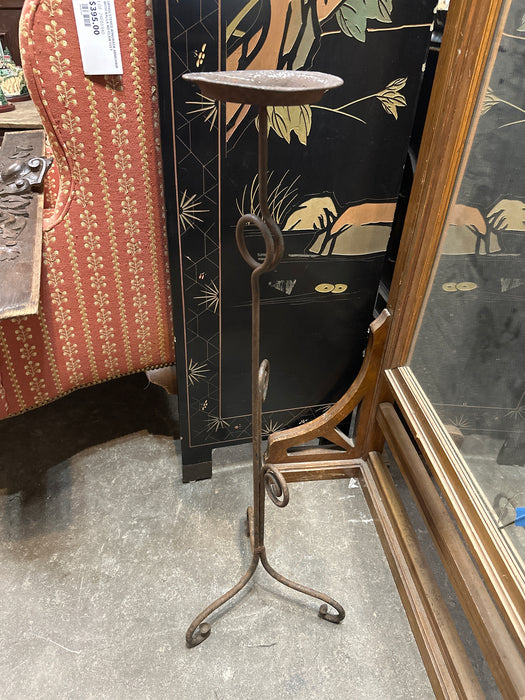 IRON CANDLE STAND