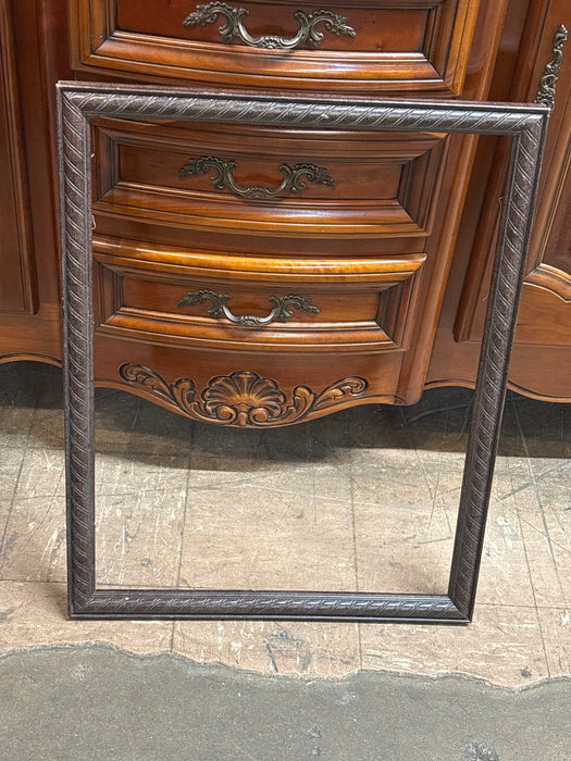 MEDIUM BROWN ROPE CARVED FRAME