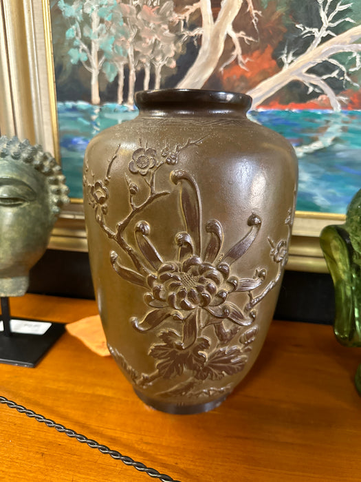 JAPANESE POTTERY VASE WITH DOGWOODS