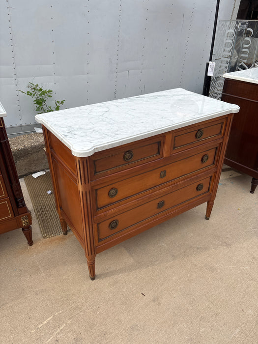 LOUIS XVI WHITE MARBLE TOP 4 DRAWER MAHOGANY CHEST WITH RING PULLS AND FLUTED LEGS