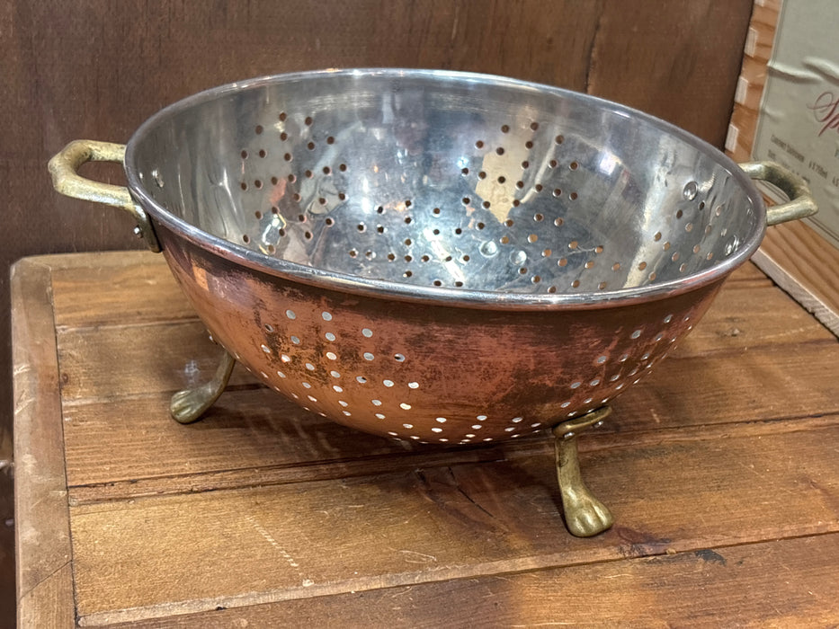 FOOTED COPPER STRAINER