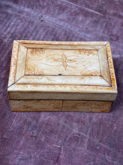 BONE BOX WITH FLOWER DESIGN