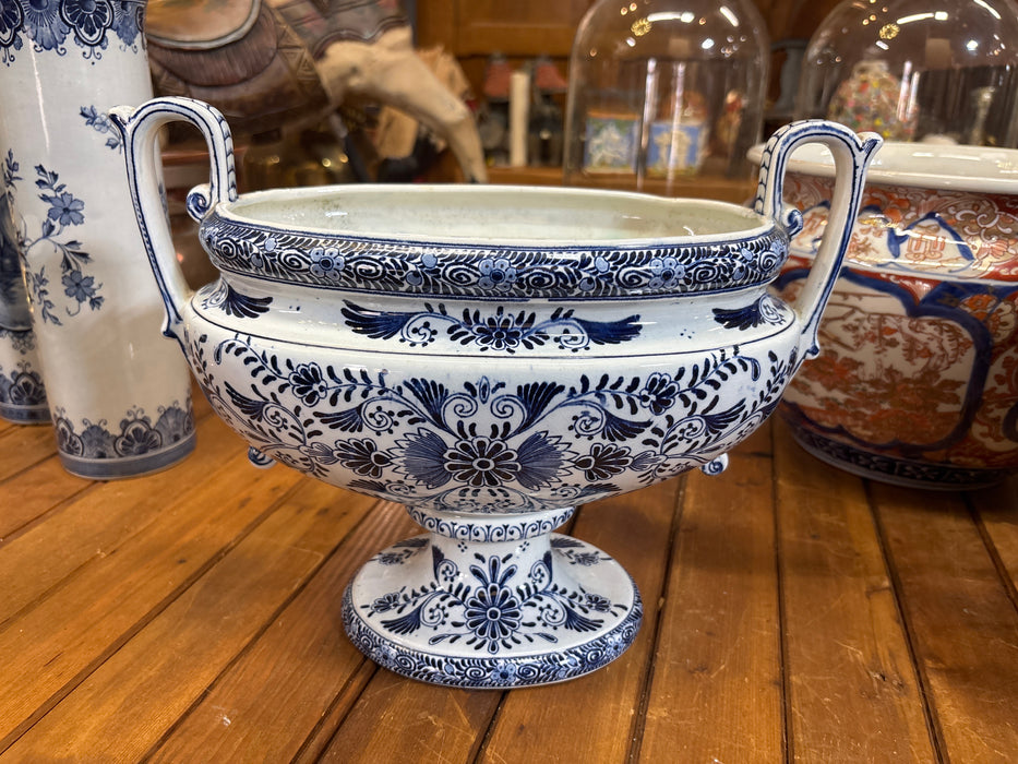 LARGE BLUE AND WHITE OVAL COMPOTE WITH HANDLES