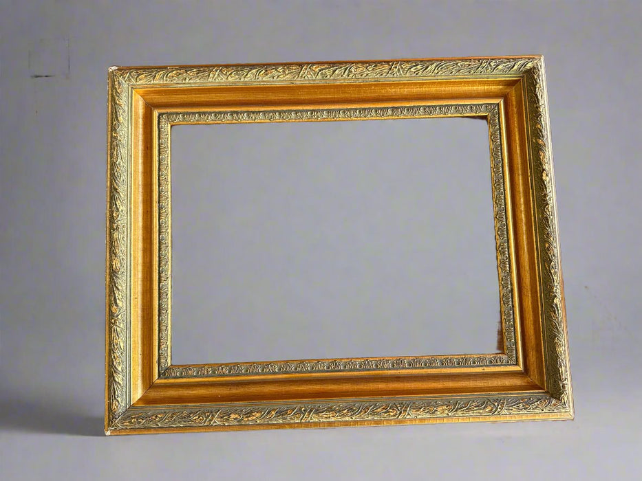 SMALL FAUX GOLD LEAVE FRAME WITH LAURELING