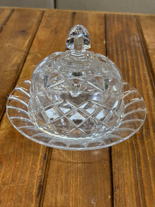 SMALL COVERED LEAD CRYSTAL BUTTER DISH