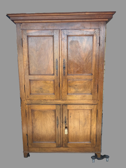 19TH CENTURY WALNUT 4 DOOR CUPBOARD
