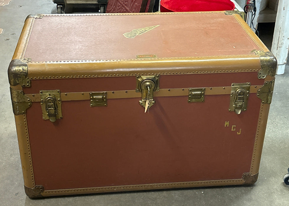 STREAMER TRUNK BY HARTMAN CIRCA 1940'S