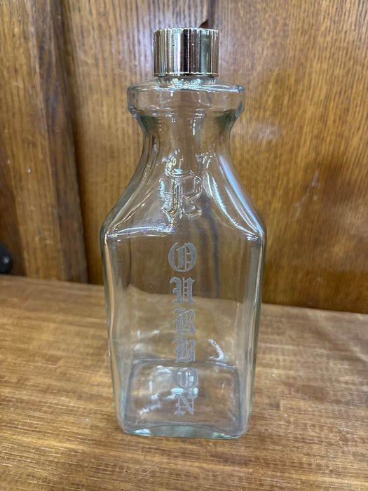 PAIR OF ALCOHOL DECANTERS WITH GOLD SCREW TOP