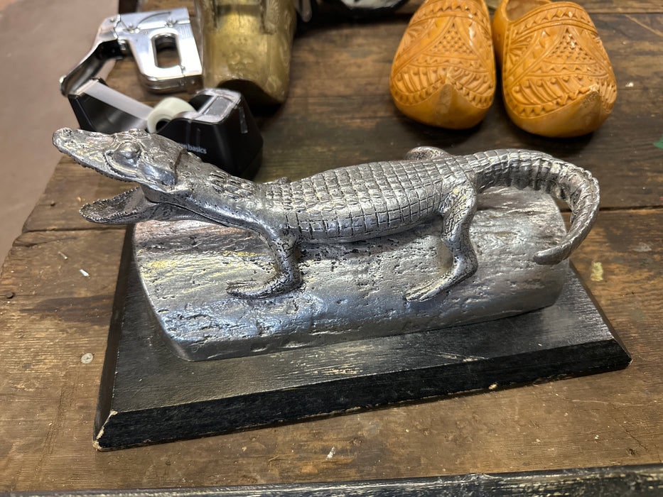ALUMINUM CROCODILE