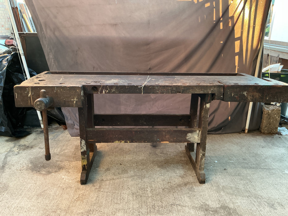 SMALL SLENDER LEG WORK BENCH WITH WOOD VISE