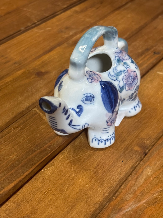 CHINESE ELEPHANT CREAMER