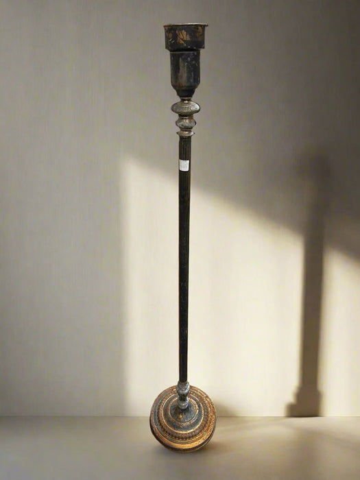 BLACK AND GOLD IRON FLOOR LAMP