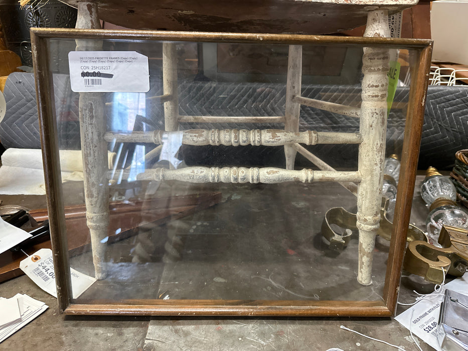 THIN BROWN FRAME WITH GLASS