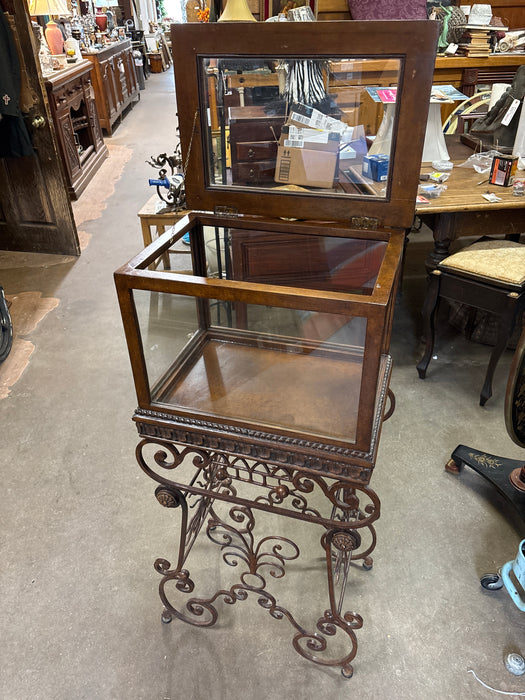 SMALL IRON BASE SHOWCASE WITH LIFT LID