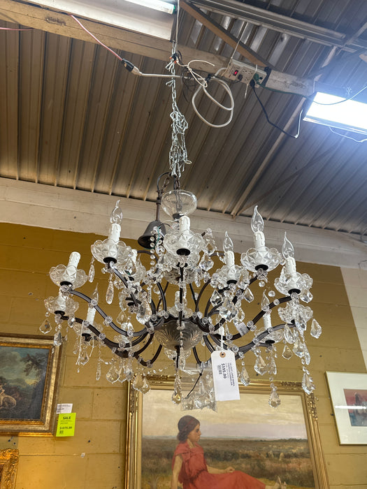 18 LIGHT LARGE MARIA THERESA CHANDELIER