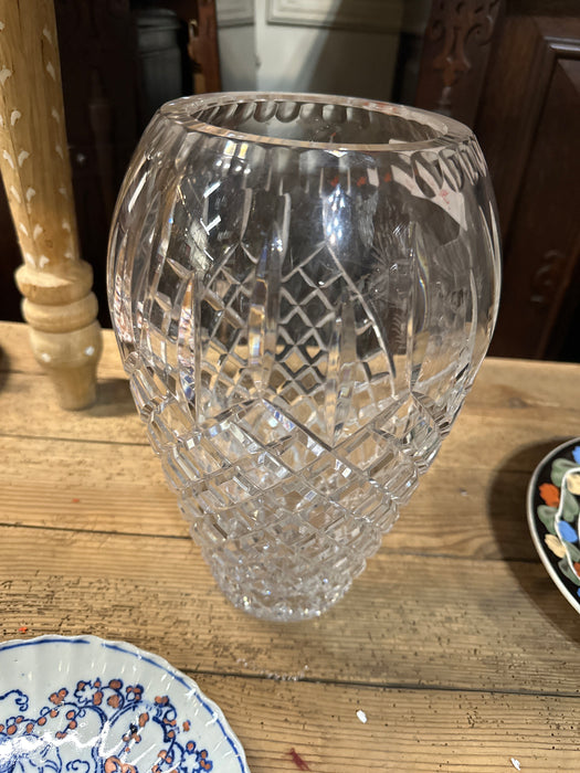 CUT CRYSTAL VASE WITH BIRDS