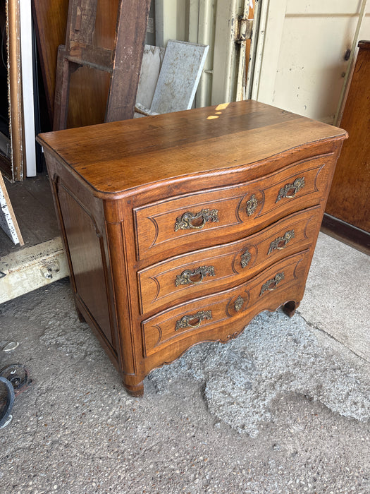 SMALL OXBOW FRONT COUNTRY FRENCH OAK 3 DRAWER CHEST