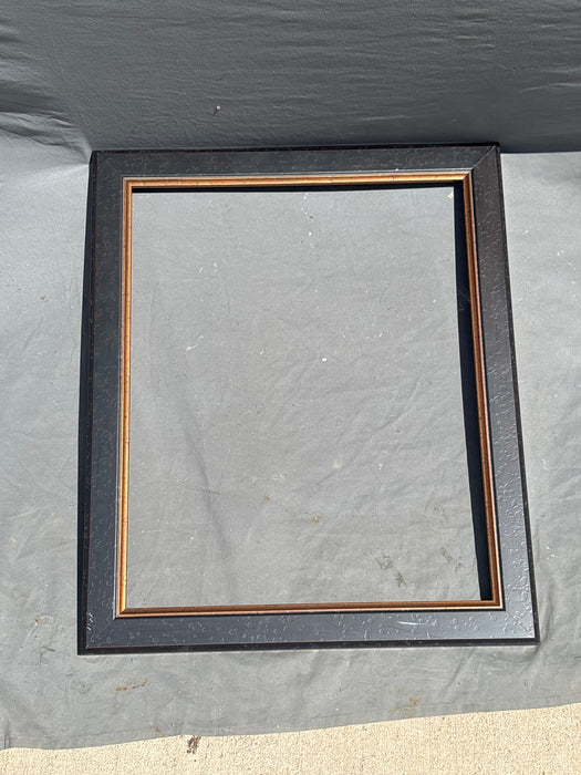 SIMPLE BLACK FRAME WITH GOLD LINEN