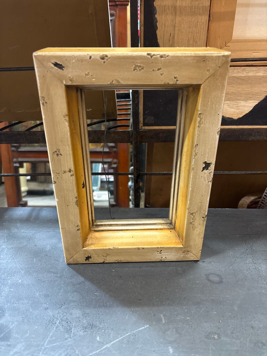 SMALL DEEP SET RUSTIC FRAME