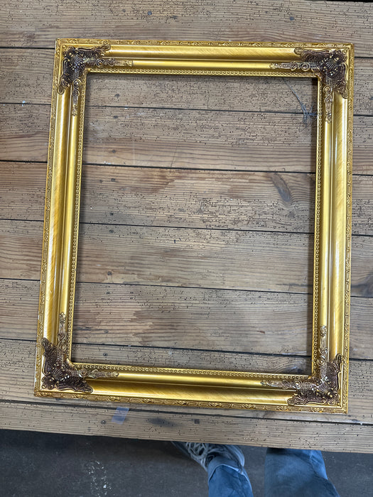 SMALL ORNATE GOLD FRAME