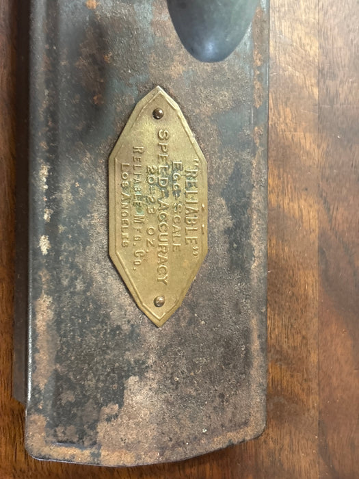 VINTAGE CAST IRON EGG SCALE