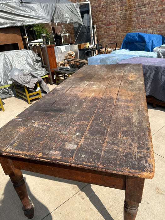 LARGE WIDE WORK TABLE WITH PEGGED LEGS