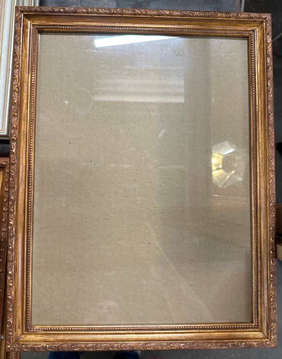 RUBBED GOLD MEDIUM FRAME WITH RELIEF