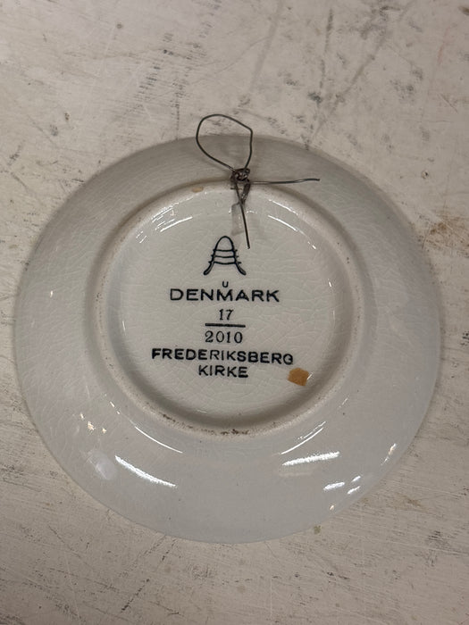 ROYAL COPENHAGEN FREDERIKSBERG CHURCH BUTTER PAT