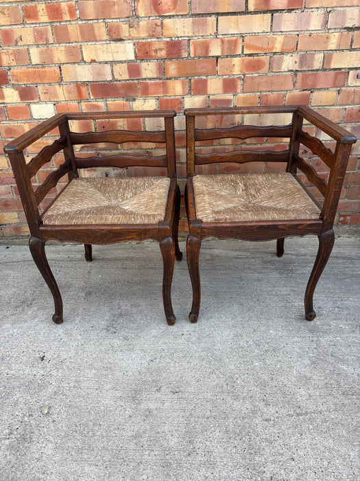 PAIR OF LOUIS XV LADDER BACK OAK RUSH CORNER CHAIRS