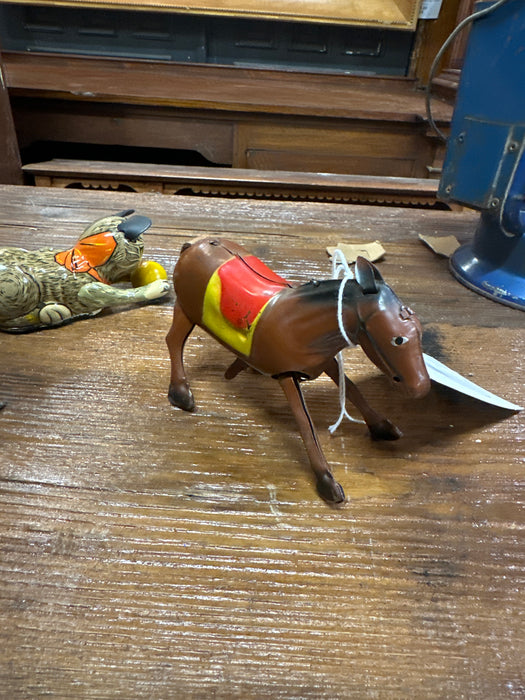 WIND UP METAL HORES TOY -MADE IN OCCUPIED JAPAN