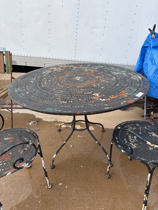 VINTAGE ROUND PIERCED METAL TOP IRON BISTRO TABLE