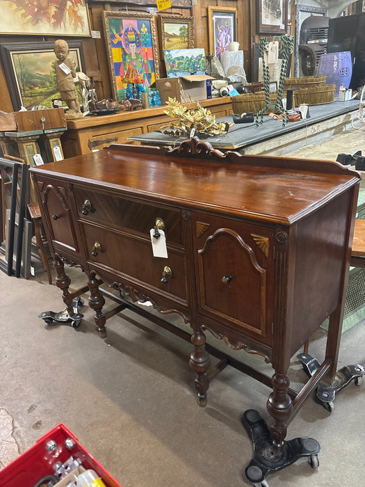 1930's AMERICAN WALNUT SIDEBOARD