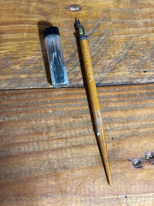 WOOD FOUNTAIN PEN WITH JAR OF OLD QUILLS - ENGRAVED PRATT. W. M.