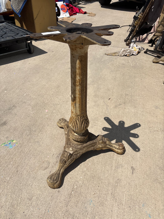 ORNATE WHITE IRON PUB TABLE BASE 1 OF 4