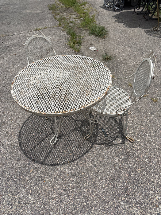 SET OF CHILDS METAL PATIO TABLE WITH 2 CHAIRS