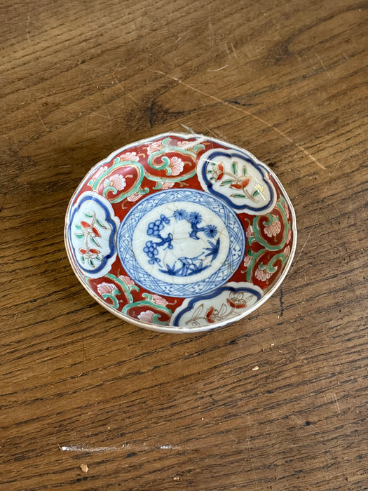SMALL JAPANESE IMARI DISH - REPAIRED