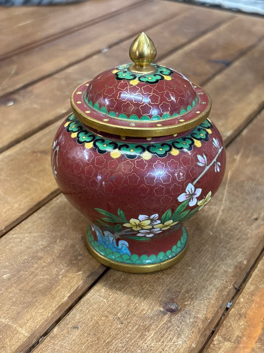 SMALL CLOISSONE LIDDED URN