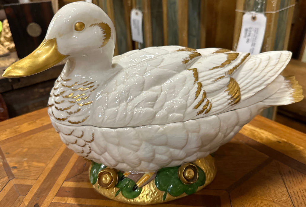 BOEHM USA POTTERY DUCK TUREEN