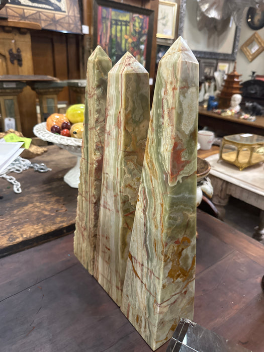 SET OF 3 ONYX OBELISKS WITH RISER