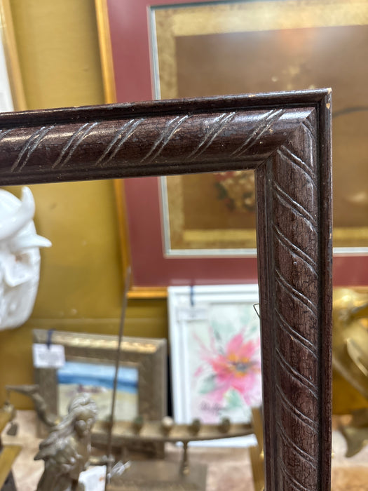MEDIUM BROWN ROPE CARVED FRAME