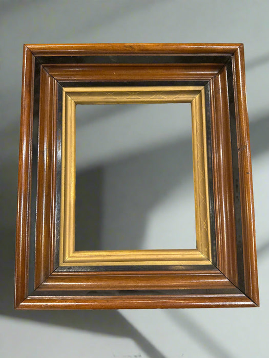 VICTORIAN WALNUT SMALL FRAME