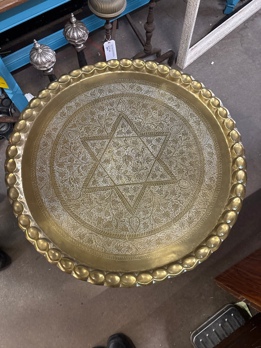 CARVED FLORAL FOLDING BASE WITH BRASS TRAY TOP