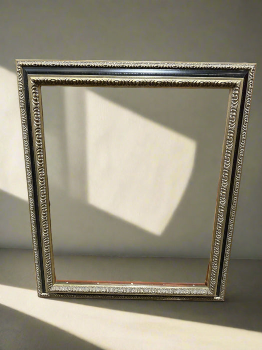 BLACK AND SILVER THIN FRAME