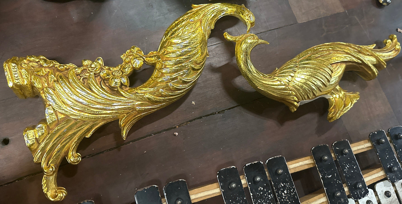 PAIR OF VINTAGE PLASTIQUE BRIGHT GOLD BIRDS