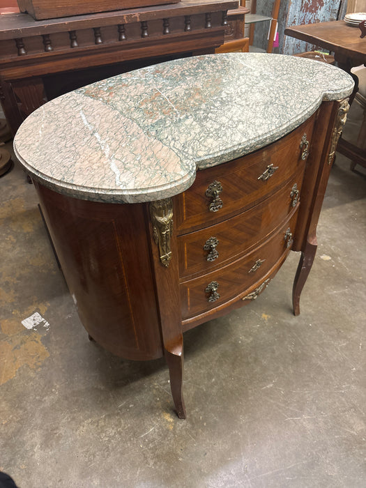 GREEN MARBLE TOP SHAPED 3 DRAWER CHEST ON LEGS