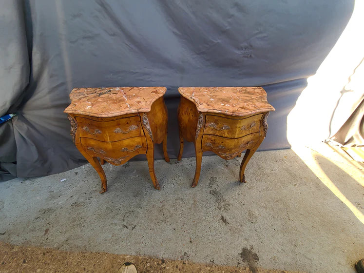 PAIR OF SMALL LIGHT BURLED BOMBE CHESTS WITH TERRACOTTA MARLBE