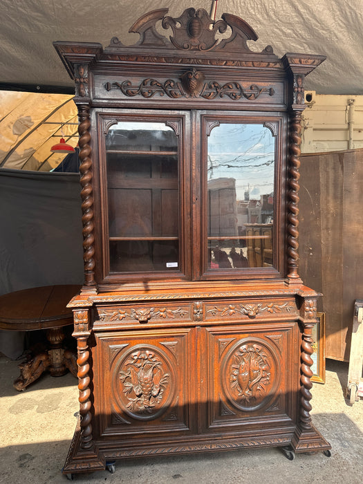 LOUIS XIII OAK BOOKCASE ON CABINET