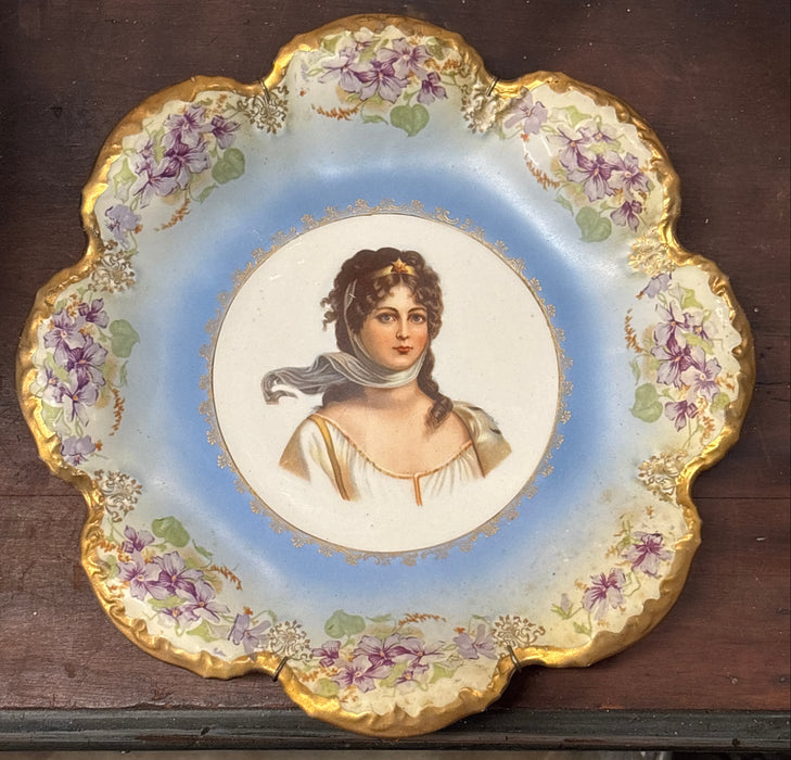 PORTRAIT PLATE OF LADY JOSEPHINE SURROUNDED BY LAVENDAR FLOWERS
