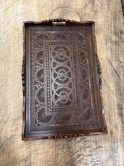 ENGLISH CHIP CARVED OAK SERVING TRAY